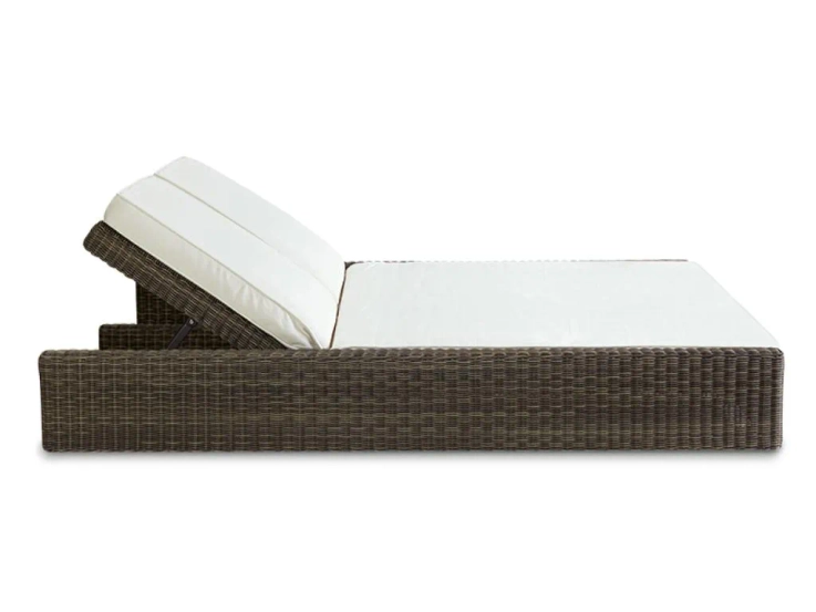 cube double sunbed By ETHIMO