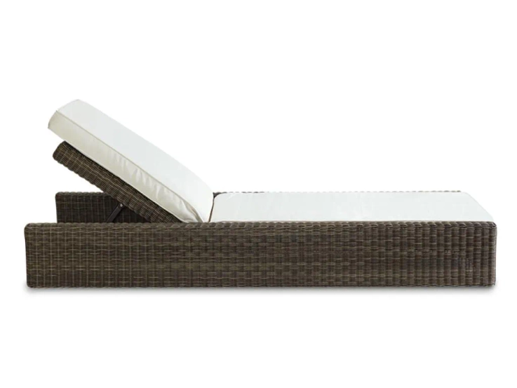 cube sunbed By ETHIMO