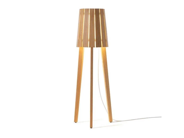 woody floor lamp By ETHIMO